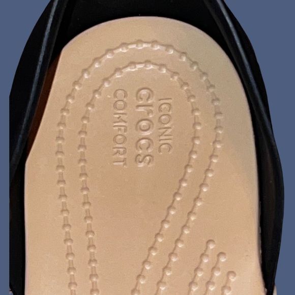 NWOB Crocs womens Tulum Open Flat Black Size 8 - Picture 3 of 8